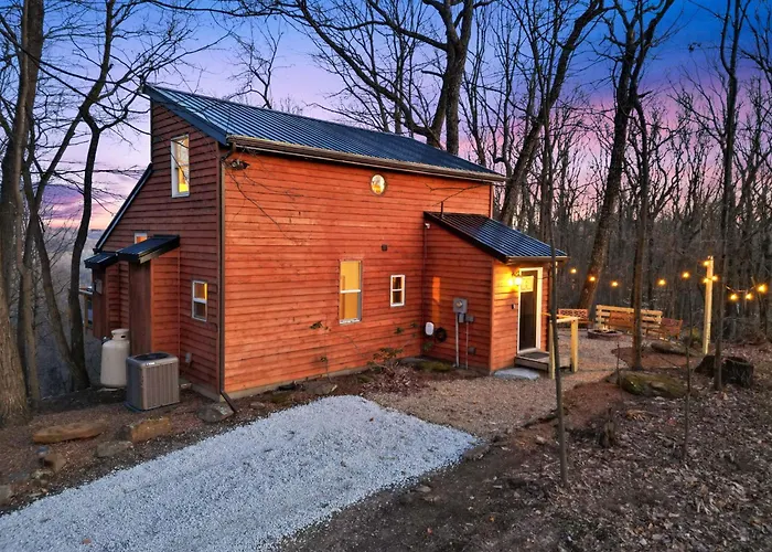 Hot Tub, Fireplace, Fire Pit, Pool Table, Grill, Ev, Pets, Hoa Lake