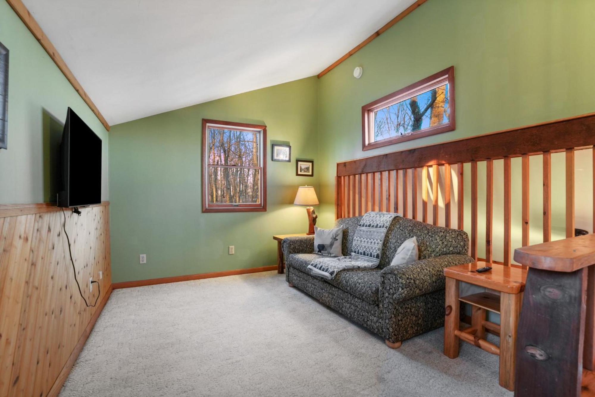 Hot Tub, Fireplace, Fire Pit, Pool Table, Grill, Ev, Pets, Hoa *