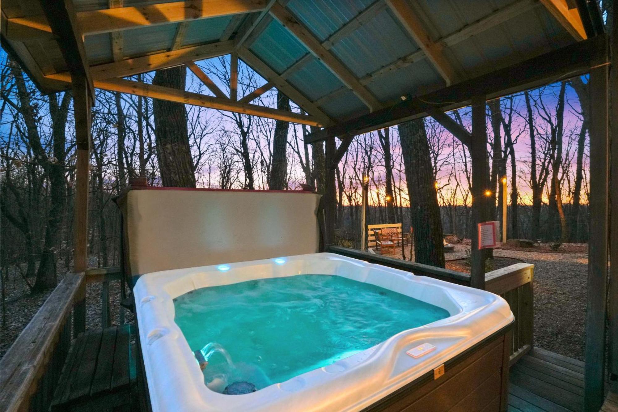 Hot Tub, Fireplace, Fire Pit, Pool Table, Grill, Ev, Pets, Hoa * Amanda