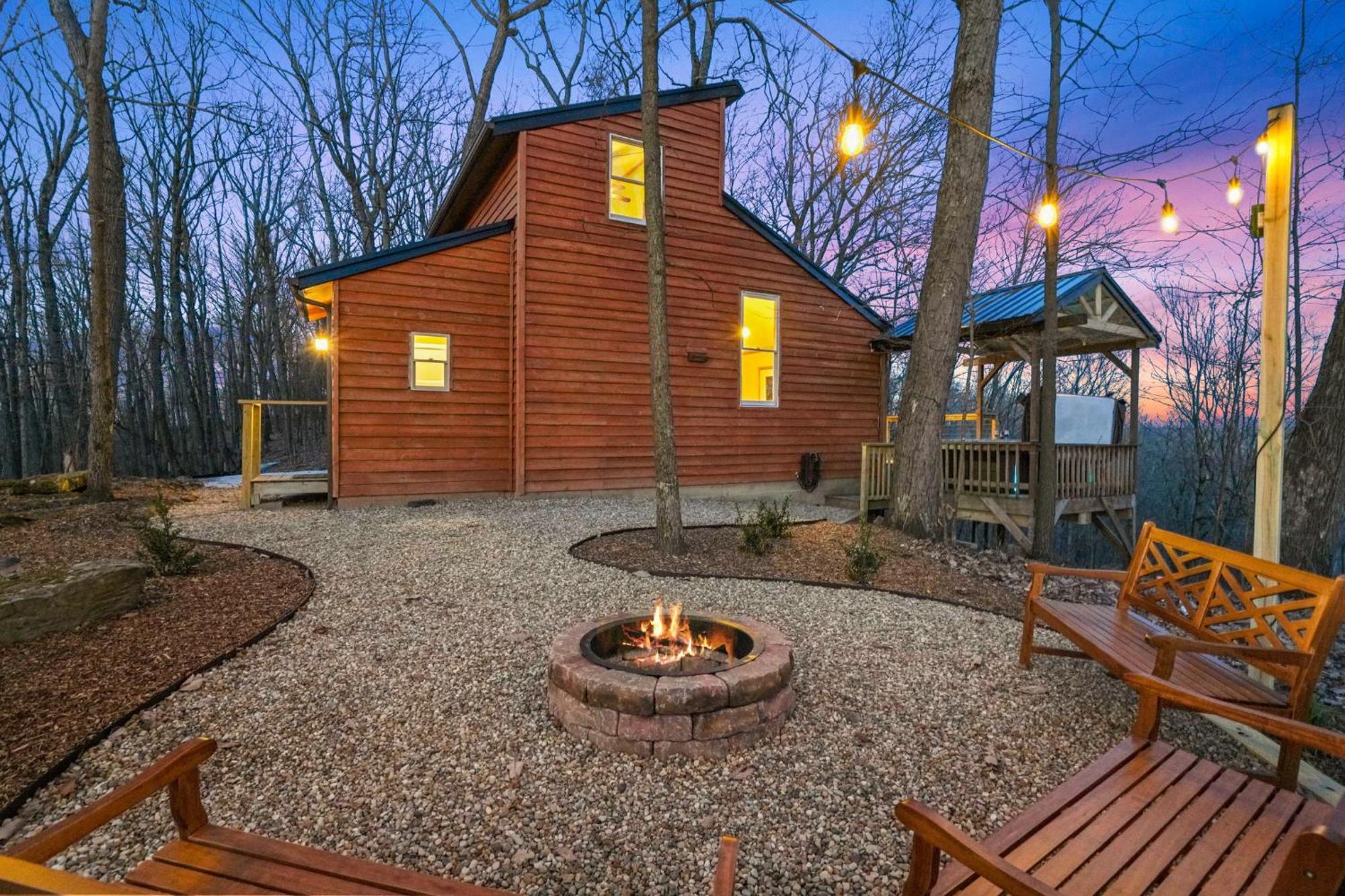 Hébergement de vacances Hot Tub, Fireplace, Fire Pit, Pool Table, Grill, Ev, Pets, Hoa Amanda